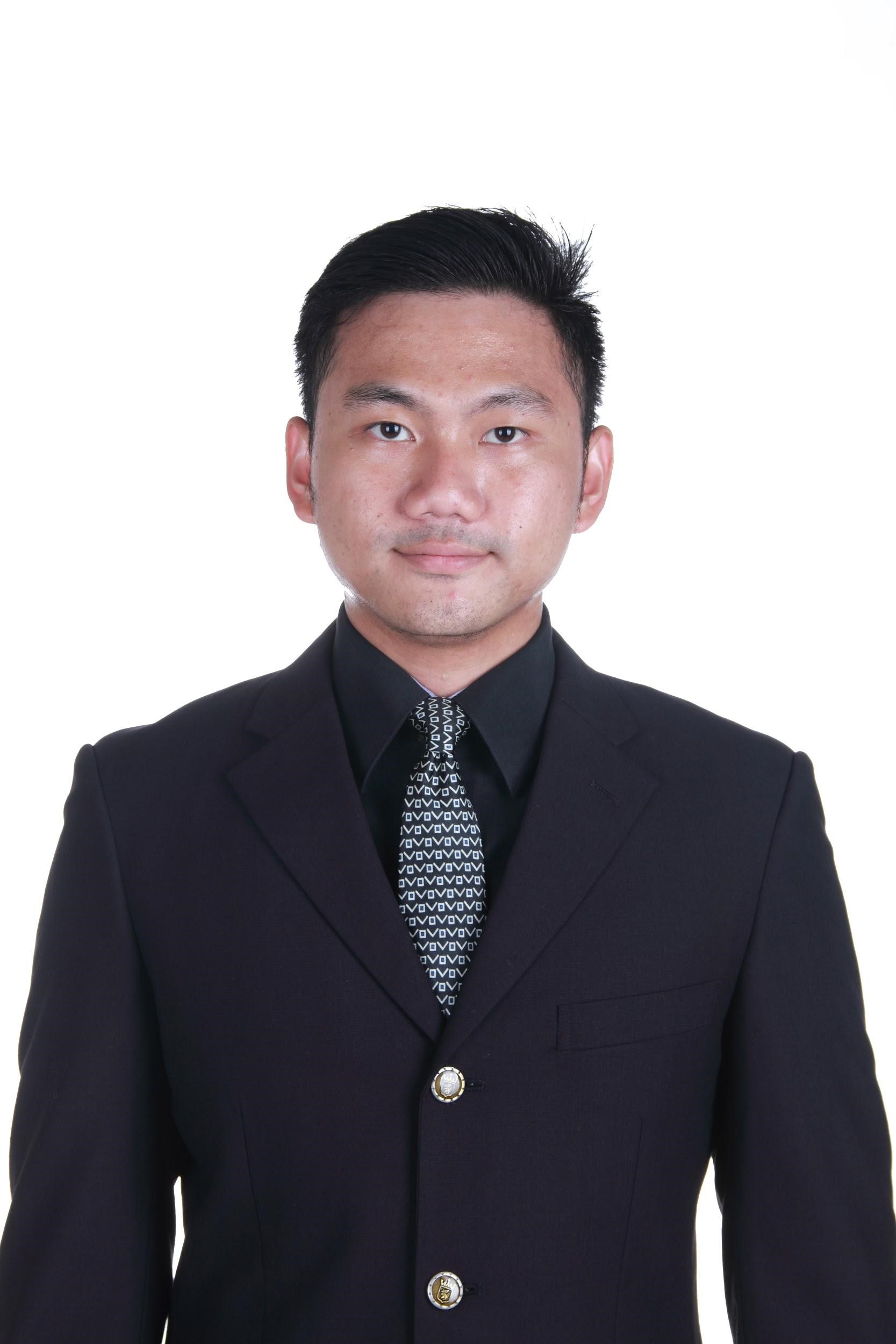 Prionald Kornelius Effendi//DIREKTUR UTAMA